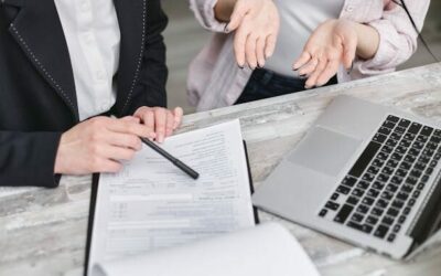 选择合适的律师：挑选个人伤害律师处理滑倒案件的技巧