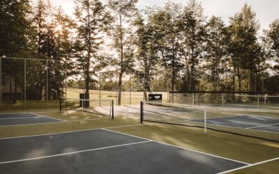 Pickup truck crashes into tennis court in Muskoka