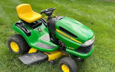 Man on riding mower seriously injured after falling off bluff in Scarborough