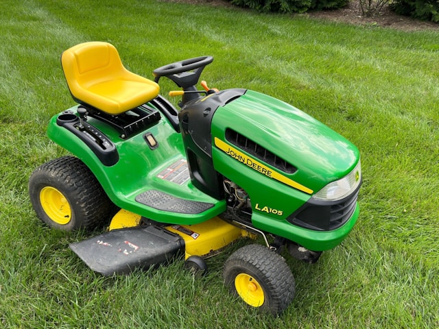 Man on riding mower seriously injured after falling off bluff in Scarborough