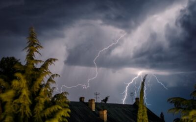 Fire caused by lightning strike severely damages house in Hamilton
