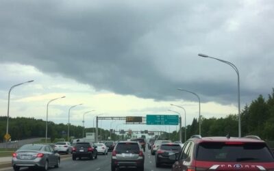 Vehicle fire temporarily shuts several lanes on Highway 401 in Scarborough