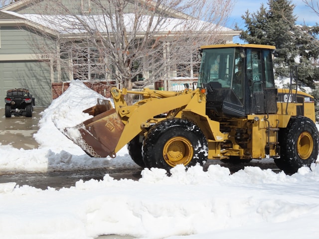 Pickup truck driver arrested after colliding into snowplow in Ottawa