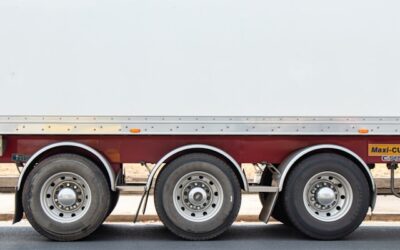 Driver injured after detached wheel strikes vehicle on Hwy. 401 in Pickering
