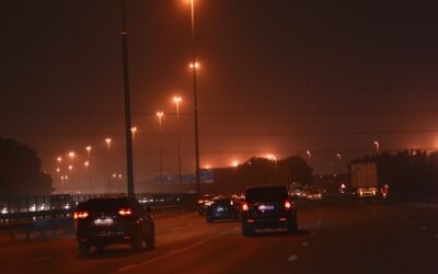 Serious three-vehicle crash on QEW in Oakville leads to injuries and closures