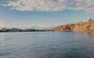 Two boaters uninjured after sailboat capsizes in Ottawa River