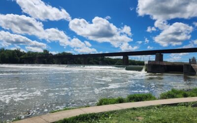 一人因车辆坠入賓顿市的 Credit River 被送院治疗