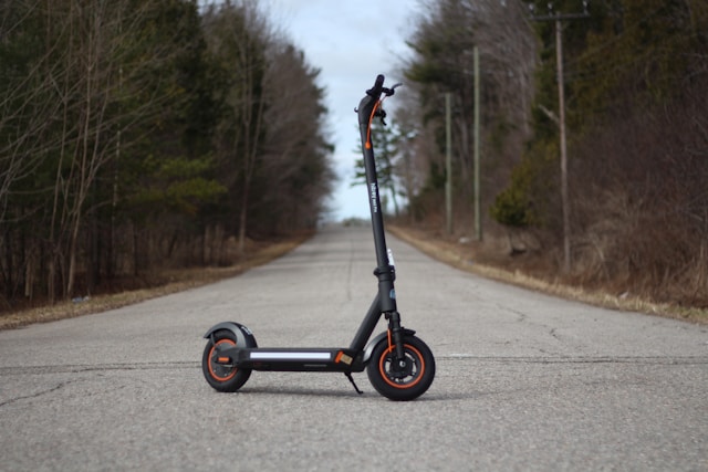 Teen riding e-scooter suffer minor injuries in Bracebridge collision, charge laid