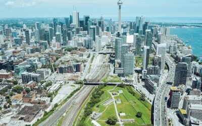 No injuries reported after fiery two-vehicle crash on Toronto’s Gardiner Expressway